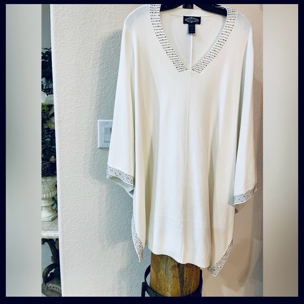 NWOT Ladies Rhinestones Off White CAPE PONCHO V Neck Rhinestones Trim SZ to 2X
